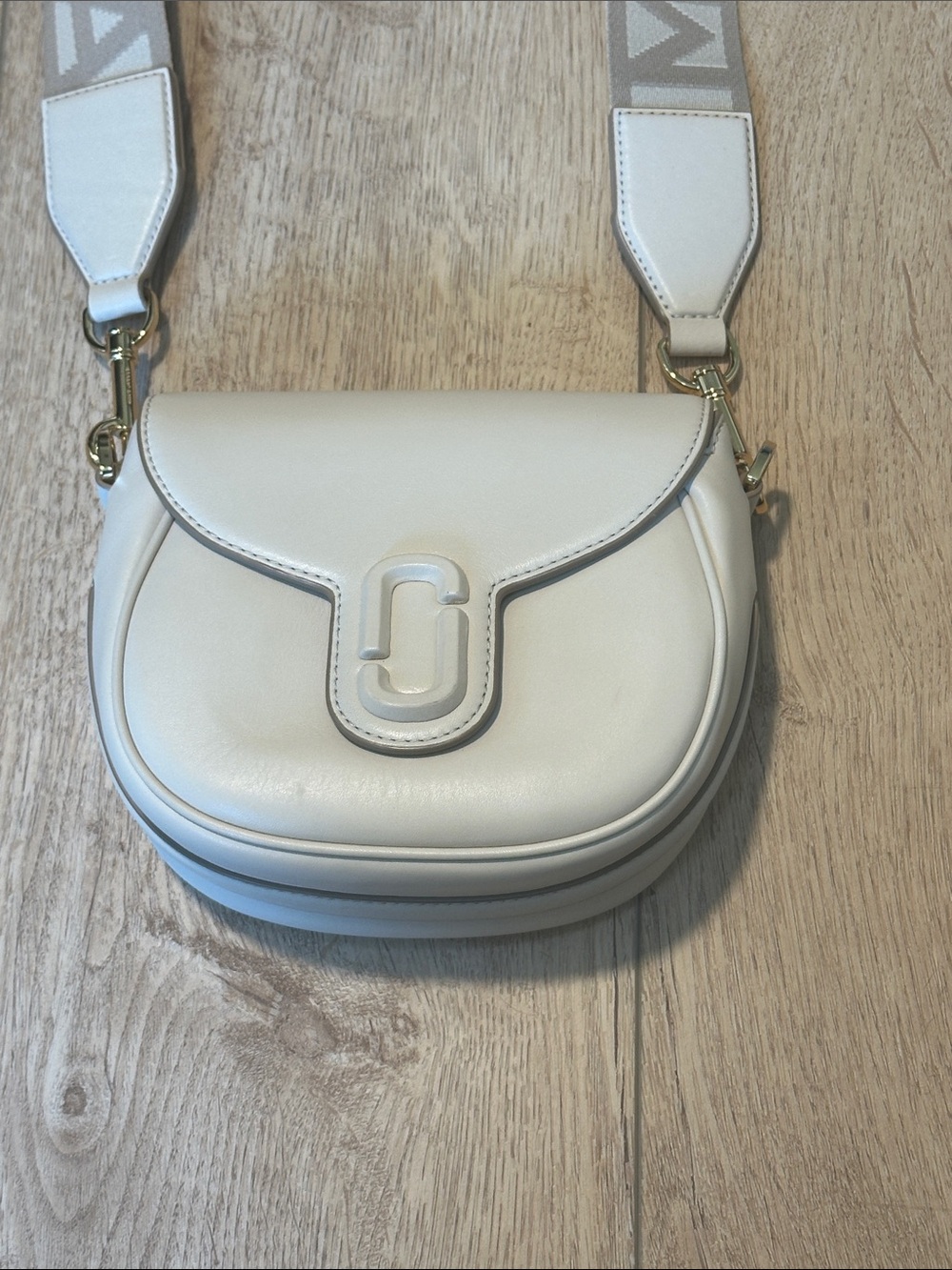 The Covered J Marc Saddle Bag - Picture 2 of 9